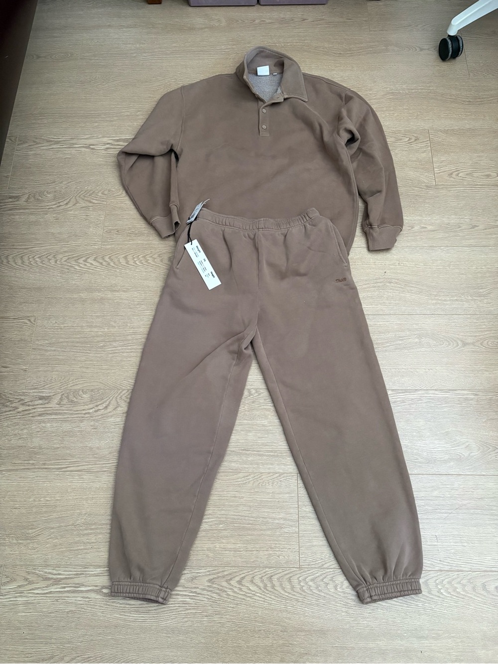 NWT TNA mega sweat set in warm taupe